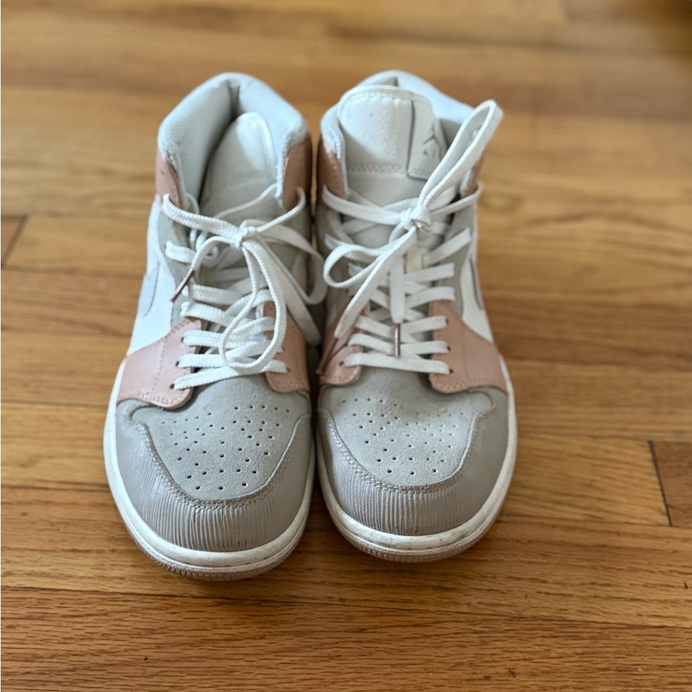 Jordan 1 Mid ‘Milan’